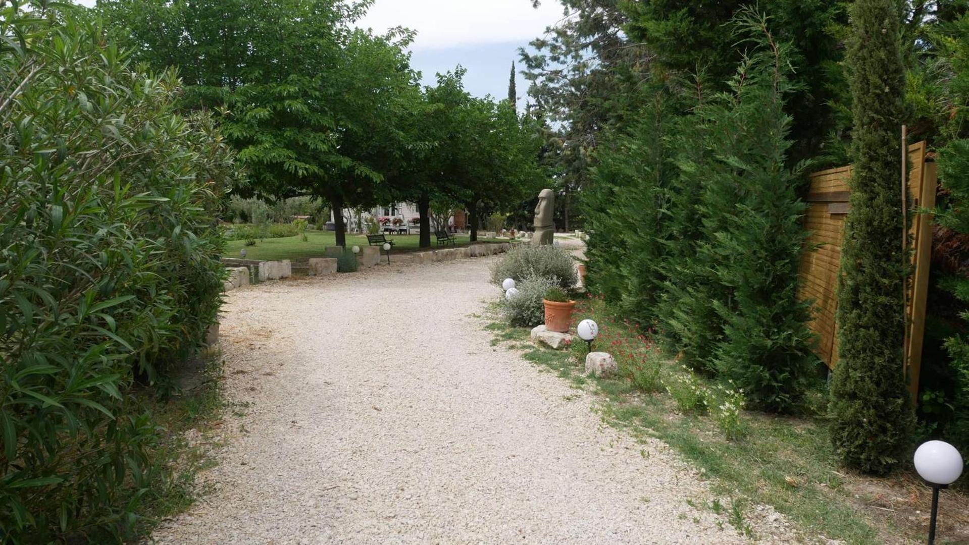 Mas Maurane - L'Olivier Avec Spa Prive Aux Portes D'Arles Tarascon Exterior photo